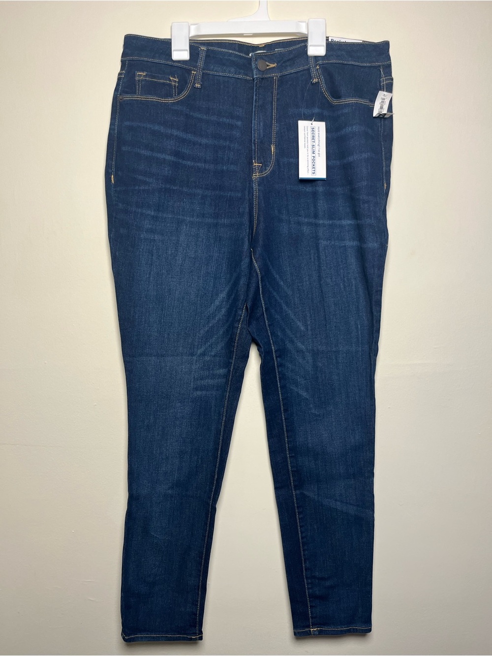 Women’s NWT Old Navy Rockstar High-Rise Skinny Cotton Denim Jeans Size 16